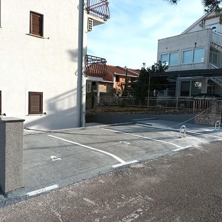 Apartments T&T Трогир Екстериор снимка