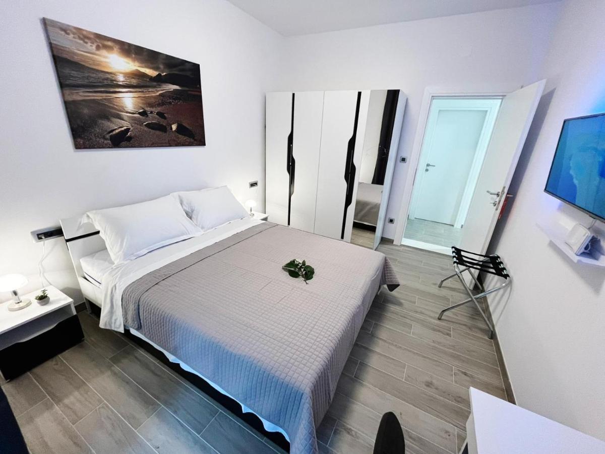 Apartments T&T Трогир Екстериор снимка