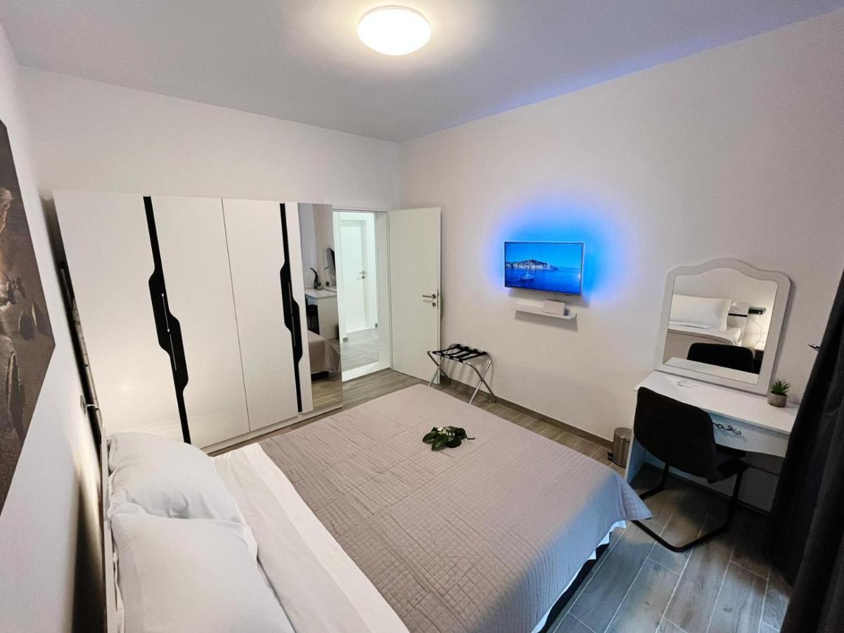 Apartments T&T Трогир Екстериор снимка