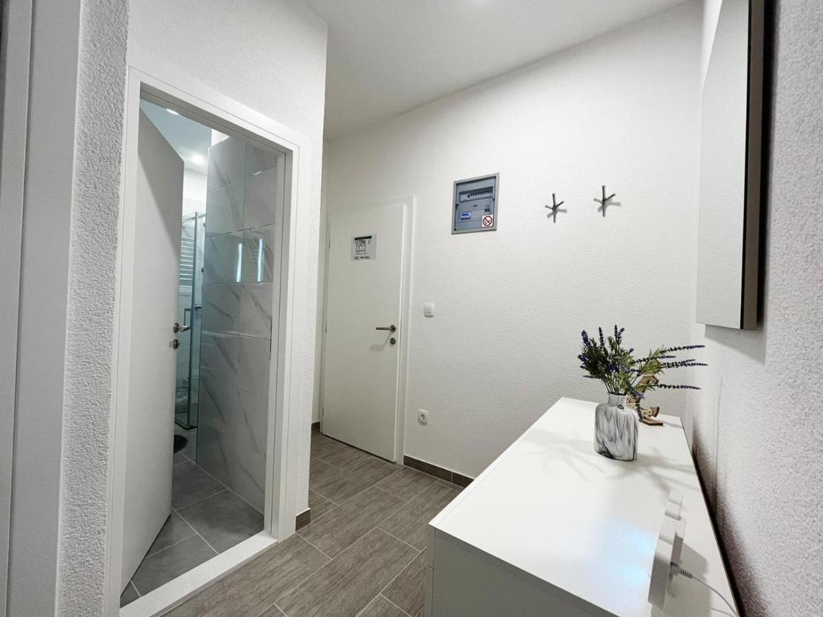Apartments T&T Трогир Екстериор снимка