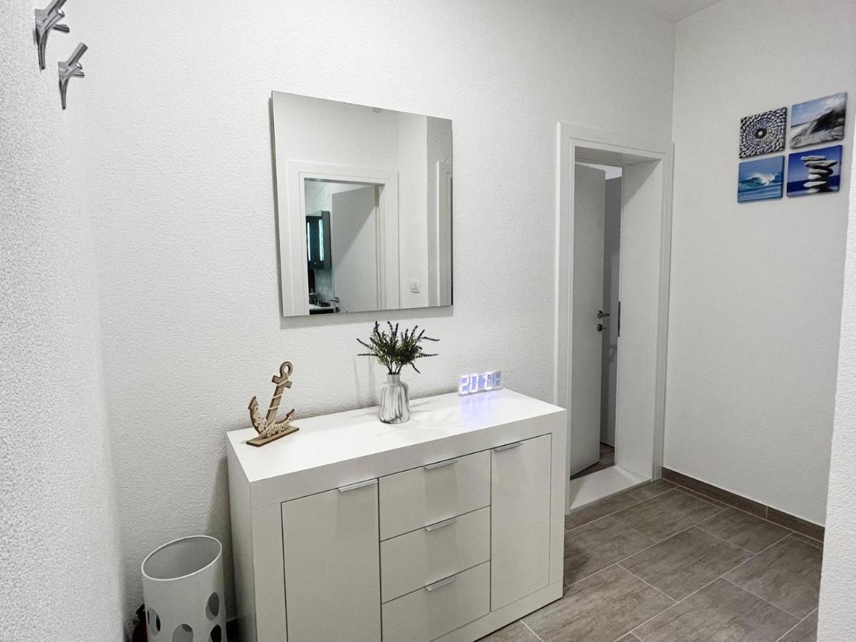 Apartments T&T Трогир Екстериор снимка