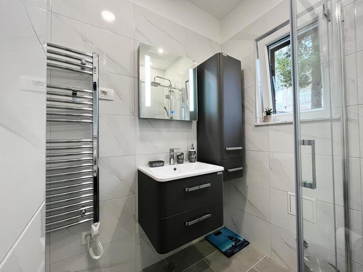 Apartments T&T Трогир Екстериор снимка