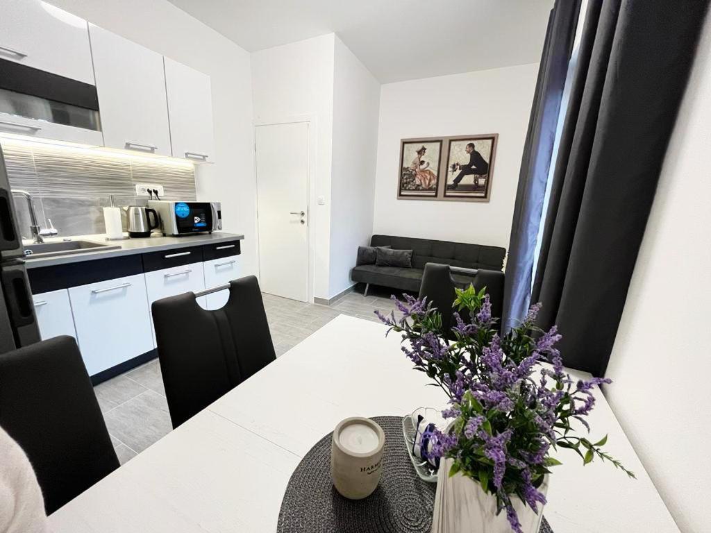 Apartments T&T Трогир Екстериор снимка